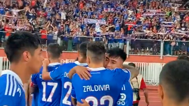 “Soy de abajo”: Zaldivia celebró junto a hinchas de la U en La Granja