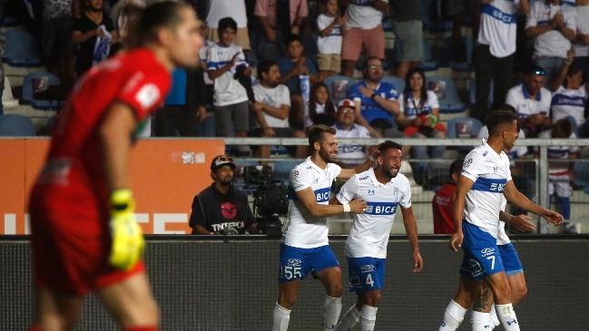 U. Católica tuvo su mejor presentación del Campeonato ante Palestino y asaltó el liderato