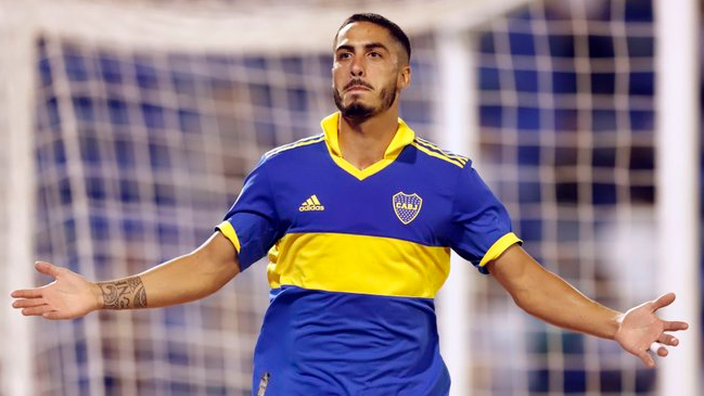 Boca Juniors derrotó a Vélez Sarsfield pese a una expulsión