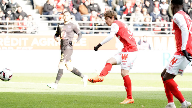 Gabriel Suazo sufrió con Toulouse una aparatosa derrota a manos de Stade Reims