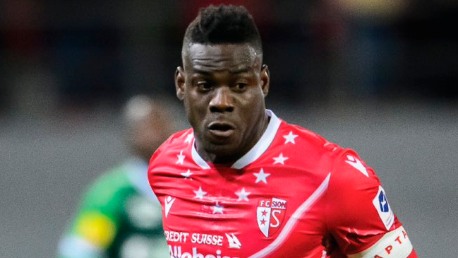 Fanáticos quemaron la camiseta de Mario Balotelli por mal momento del equipo