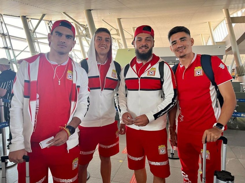 Curicó Unido partió rumbo a Paraguay para su revancha ante Cerro Porteño