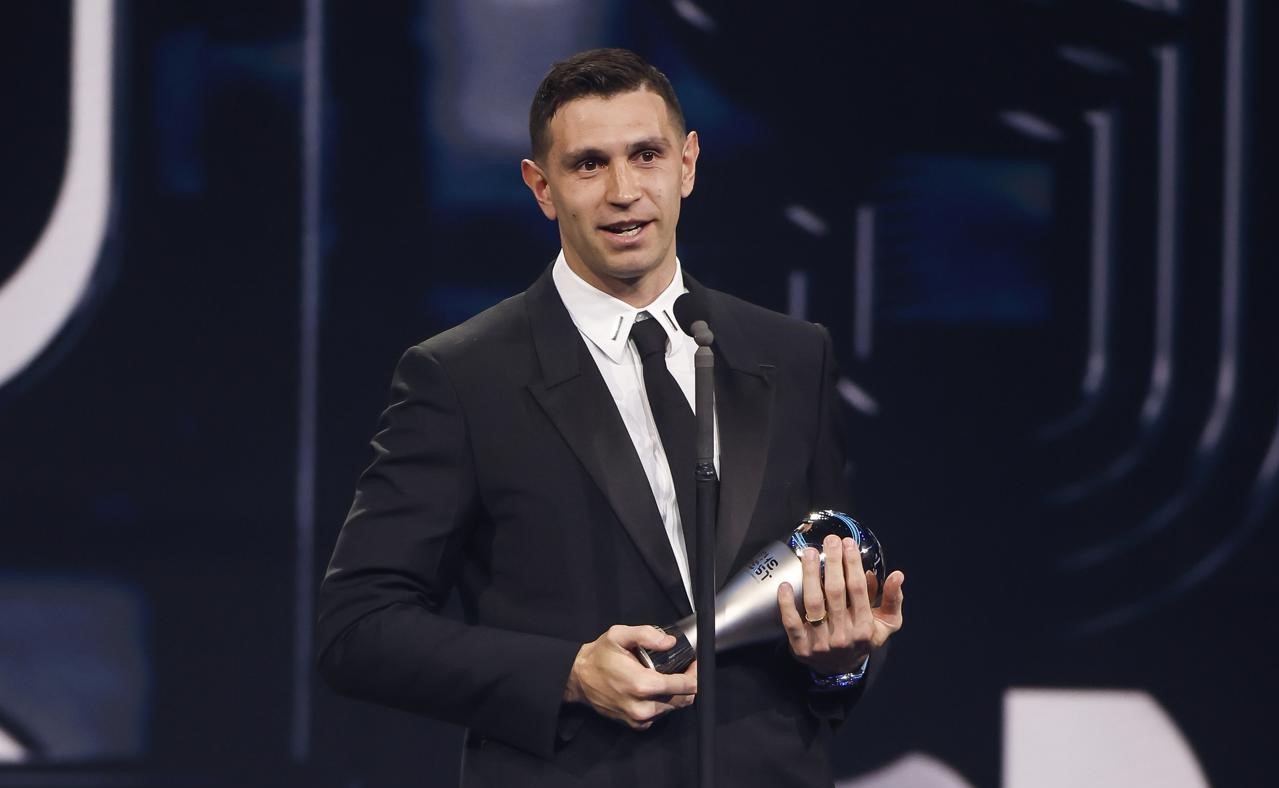 Emiliano Martínez fue elegido mejor arquero del 2022 en los premios The Best de la FIFA