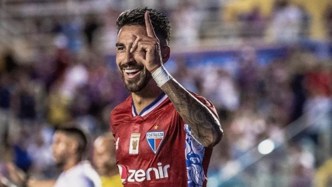 ¿Lo extrañan en Macul? Lucero volvió a inflar redes en Brasil