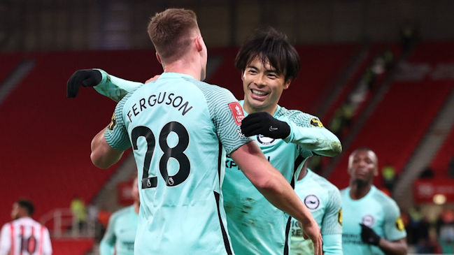 Brighton consiguió exigido triunfo sobre Stoke City para seguir en carrera en FA Cup
