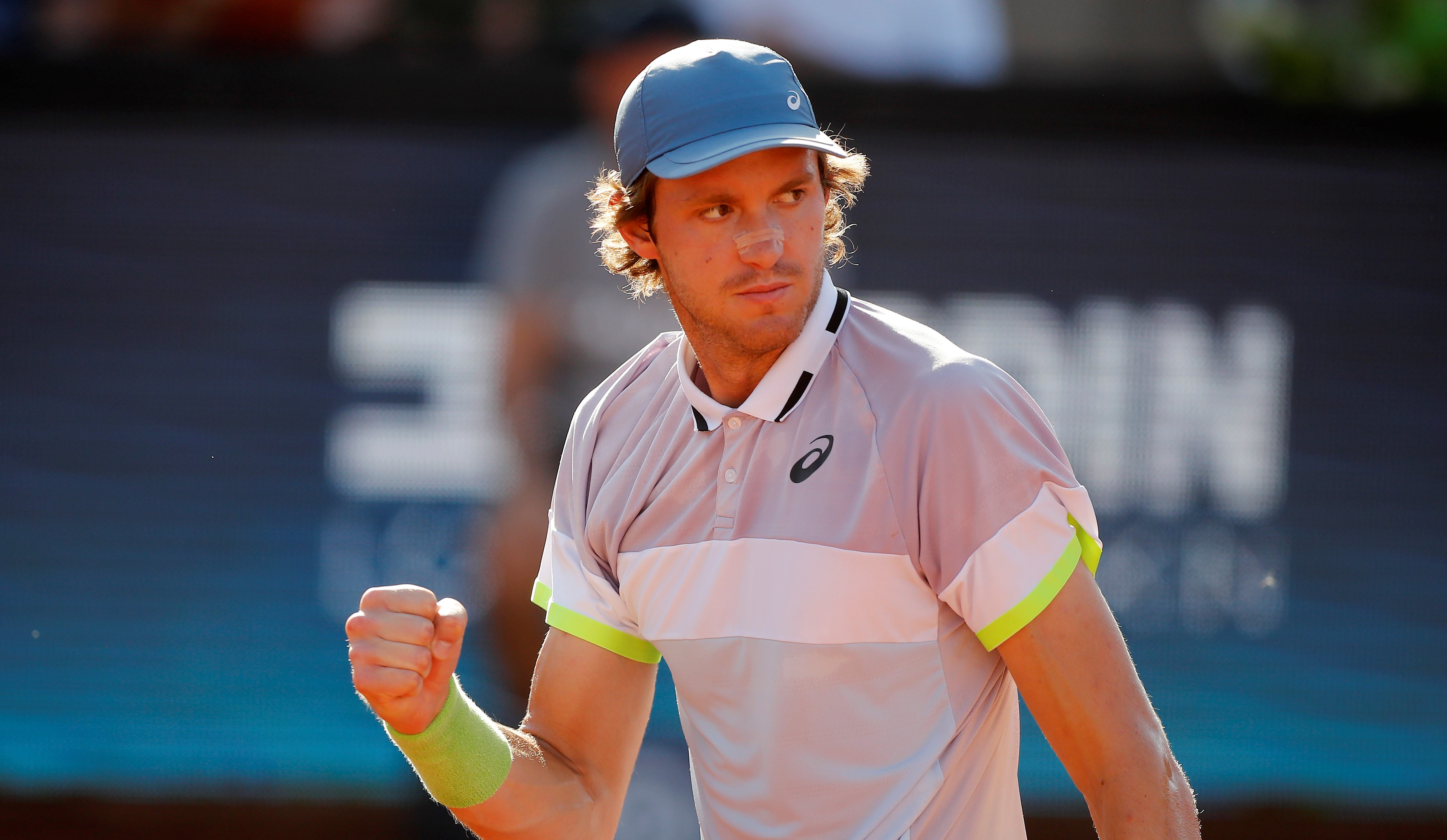 Nicolás Jarry tumbó a Juan Pablo Varillas en triunfal debut en el ATP 250 de Santiago