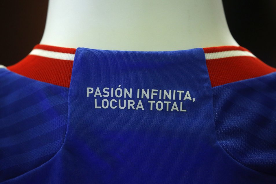 Palacios, Gómez, Pinilla y Fernández presentaron la nueva camiseta de la U