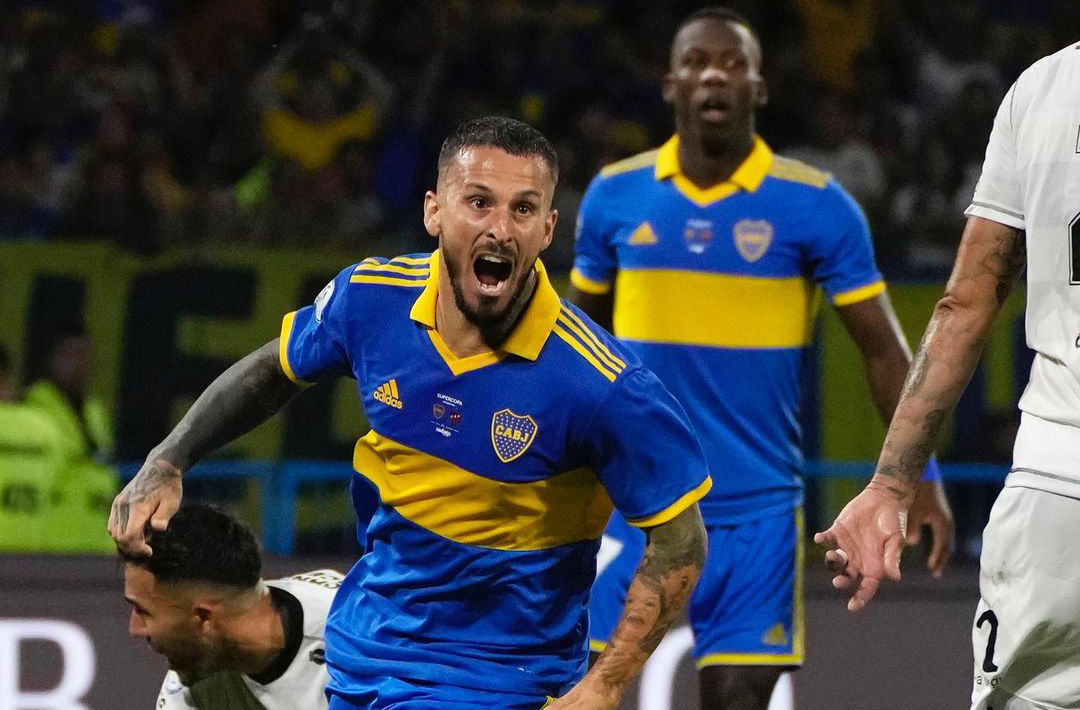 Darío Benedetto brilló con triplete ante Patronato y dio a Boca Juniors la Supercopa de Argentina