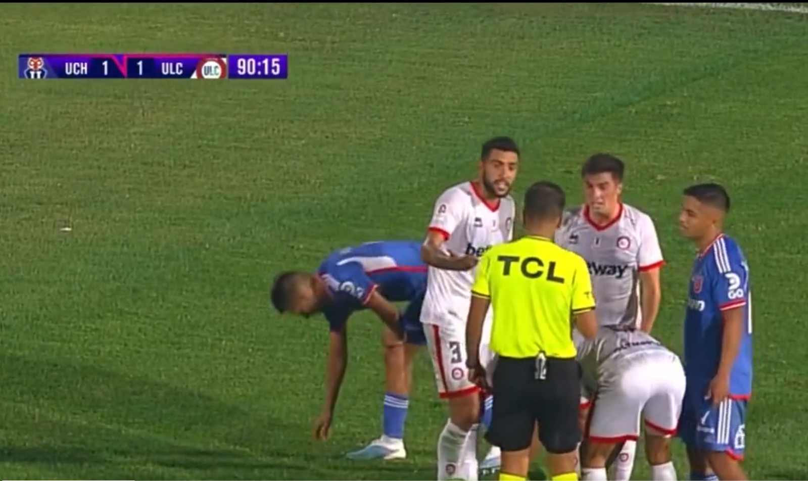 La comentada acción de Leandro Fernández en el tenso empate de la U y Unión La Calera