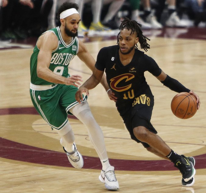 Cleveland le propinó otra derrota a Boston y lo alejó del liderato en el Este