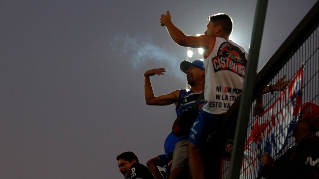 Lapidario con la U: Rodrigo Carvajal detalló lanzamientos de objetos y puntero láser