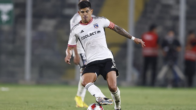 Esteban Pavez criticó cancha del Monumental: No está a la altura de Colo Colo