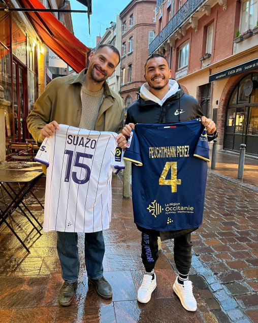 Gabriel Suazo intercambió su camiseta con Erwin Feutchmann en Francia
