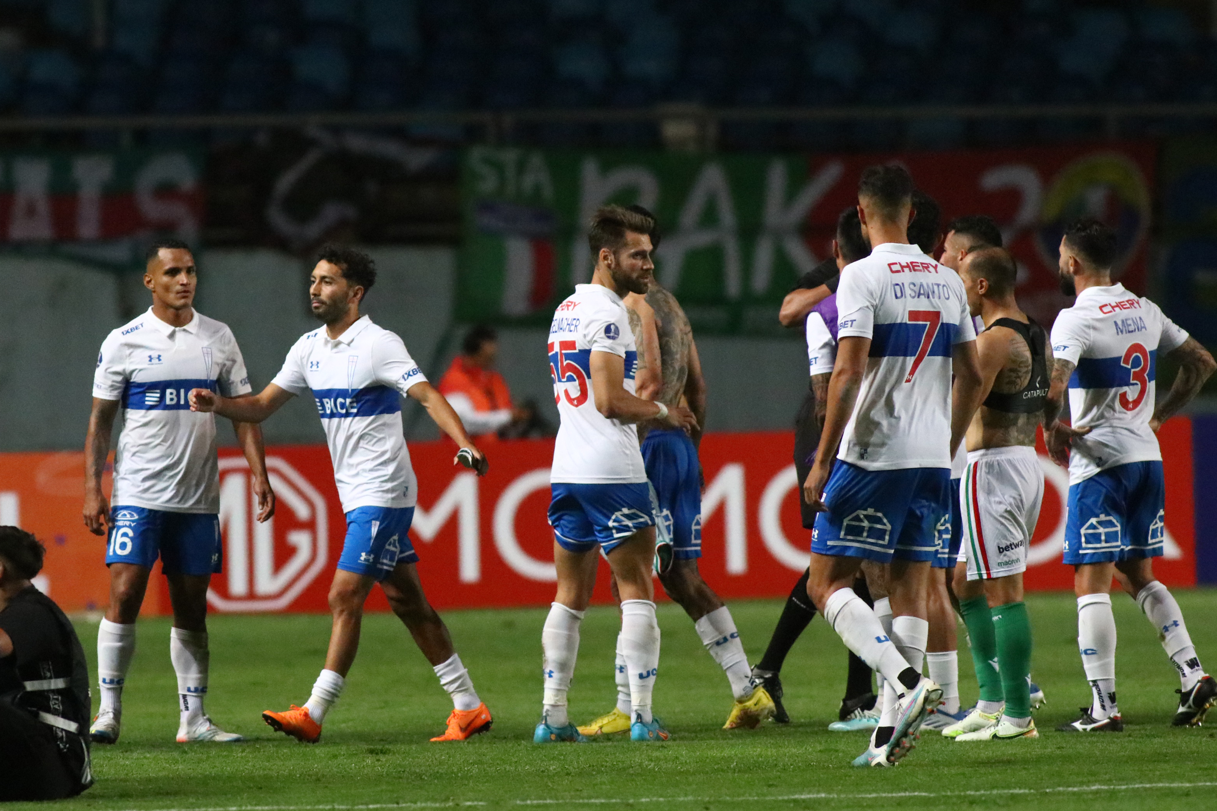 “La Franja”: La UC sigue masticando la dura eliminación en la Copa Sudamericana