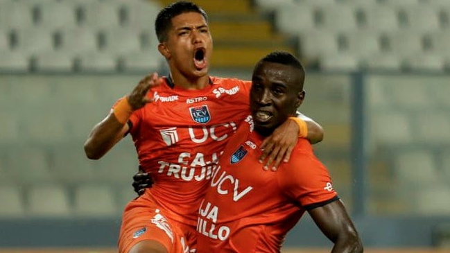 César Vallejo de Sebastián Abreu firmó su paso a fase de grupos de la Sudamericana