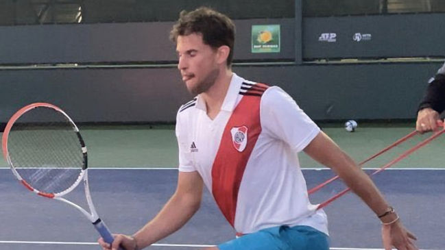 Thiem entrenó con camiseta de River Plate a días de haber sido visto con la de Boca