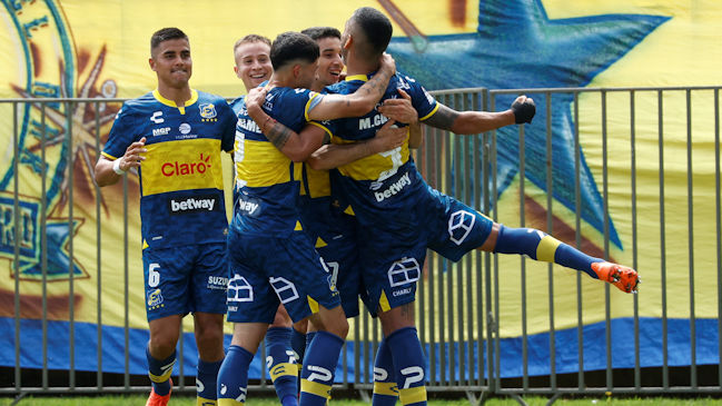 Everton logró un revitalizador triunfo al derribar a un Ñublense que no levanta cabeza