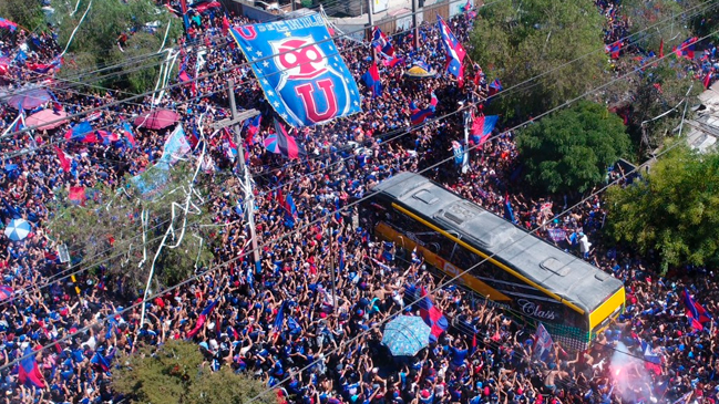 La U tuvo multitudinario apoyo en la jornada previa al Superclásico