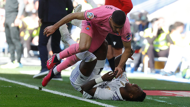 Vinícius: Me pegan muchas patadas porque los árbitros no cobran