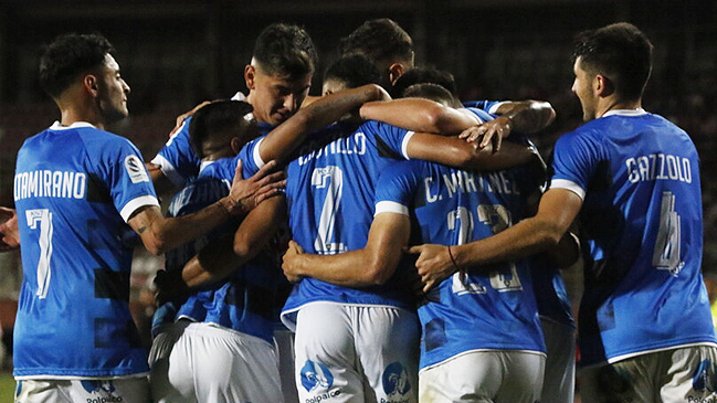 Huachipato derrotó a Curicó Unido y mantuvo su pulso por los primeros puestos