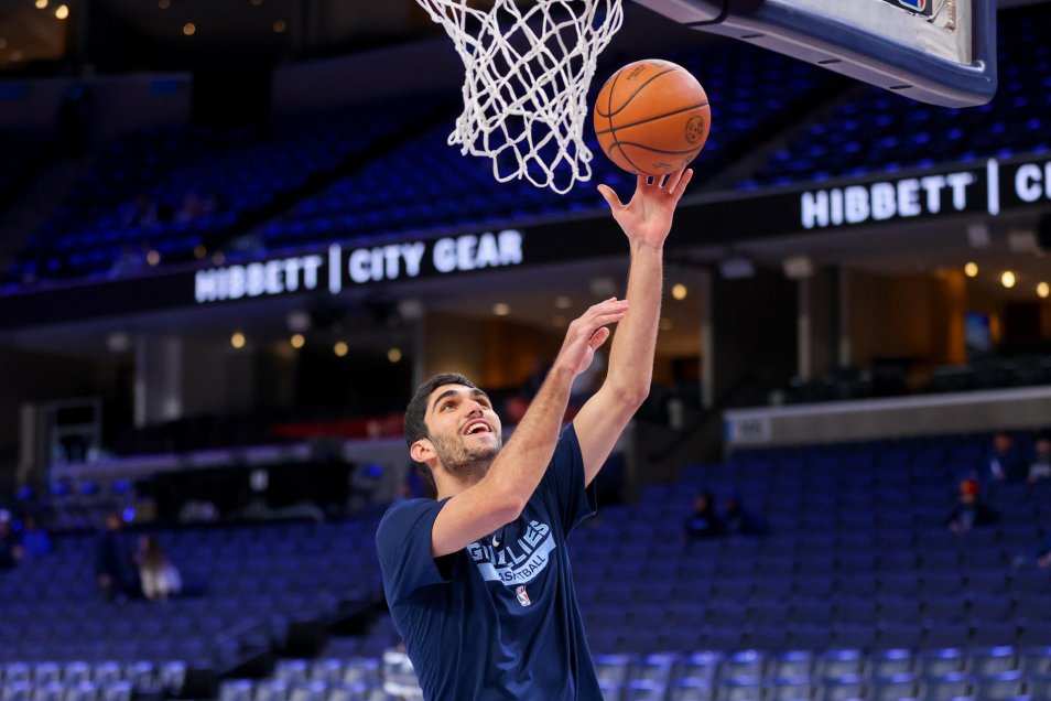 Dallas cayó ante Memphis y puso en jaque su lugar en play-offs