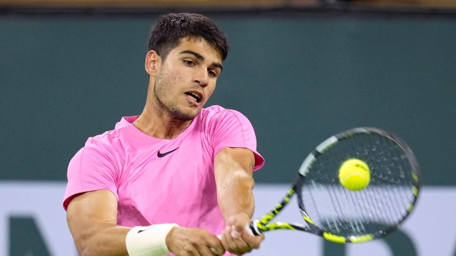 Carlos Alcaraz destrozó la resistencia de Kokkinakis y avanzó en Indian Wells