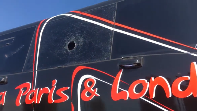 Los buses de Universidad de Chile fueron apedreados en su ingreso al Monumental