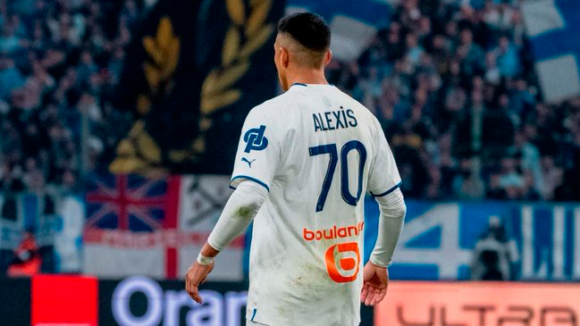Alexis aportó con un gol de penal en duelo de Olympique de Marsella y Estrasburgo