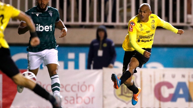¡Golazo! Humberto Suazo abrió la ruta del triunfo de San Luis con un zurdazo letal