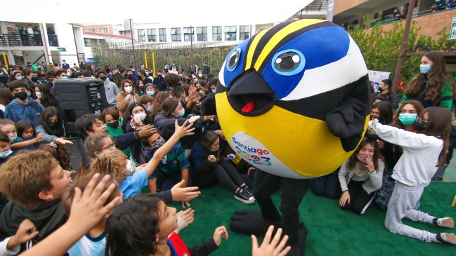 Ya van 20 mil inscritos: conoce los datos para ser voluntario en Santiago 2023