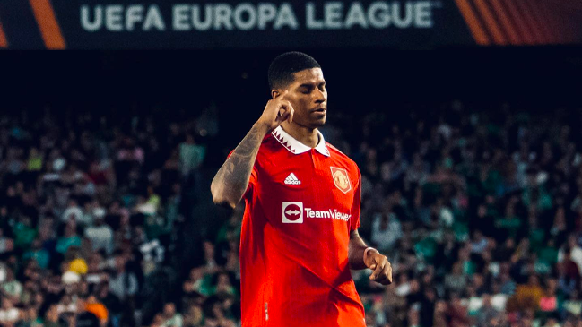 Marcus Rashford aseguró el paso de Manchester United a cuartos de Europa League ante Betis