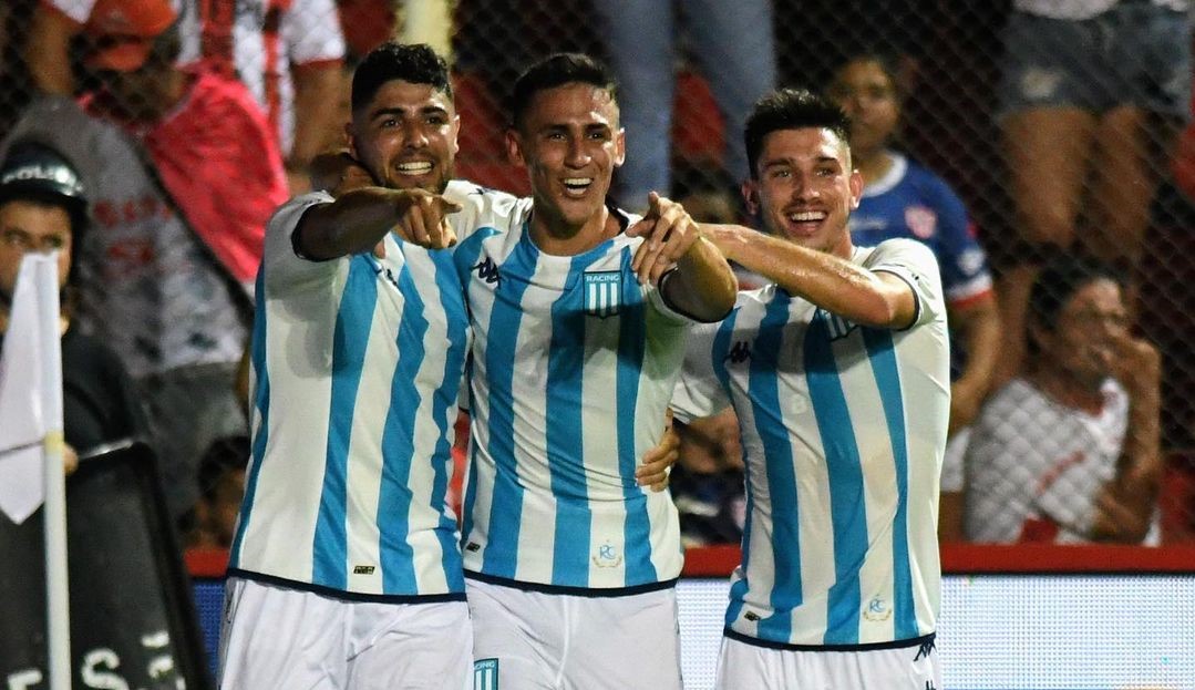 Racing contó con Arias, Opazo y Avilés en triunfo sobre Unión Santa Fe