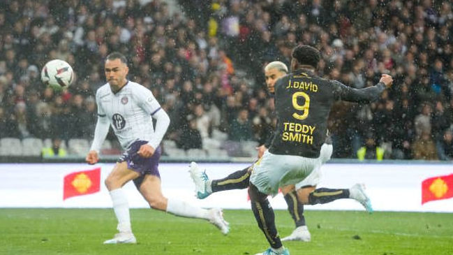 Gabriel Suazo y Toulouse sufrieron de local con una derrota a manos de Lille