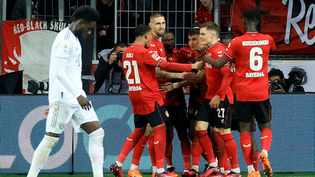 Bayer Leverkusen remontó ante Bayern Munich y le dio una mano a Dortmund en el liderato