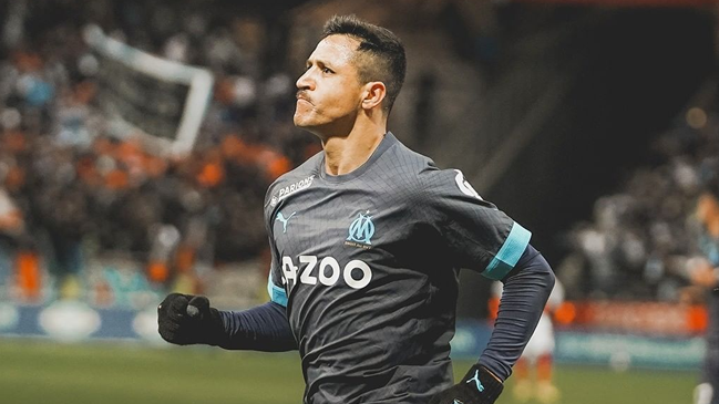 “¡Qué jefe! El talento no tiene edad”: La prensa francesa elogió a Alexis tras su doblete a Reims