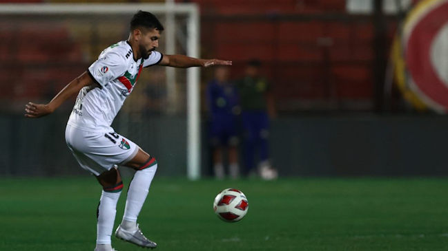 Palestino informó grave lesión de José Bizama: La cancha del Santa Laura estaba en pésimas condiciones