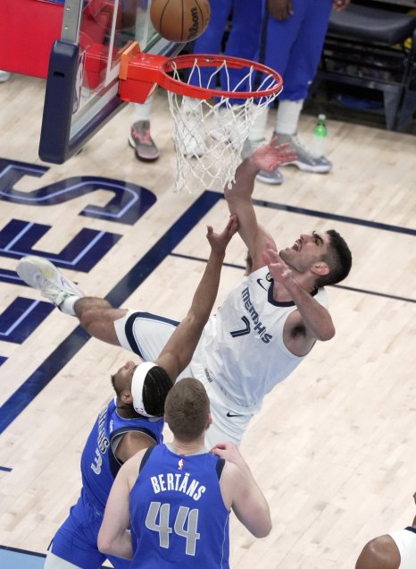 Dallas Mavericks cayó ante los Grizzlies y complicó sus opciones de play-offs