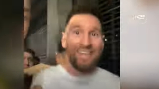 ¡Locura por Messi! Hinchas se agolparon en restaurante de Buenos Aires para ver a su ídolo