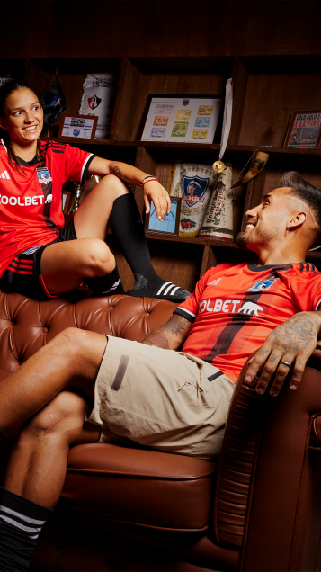 Colo Colo estrenará camiseta roja en la despedida de Esteban Paredes