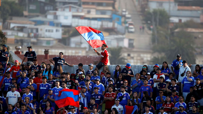 Hinchas de la U manifestaron su molestia ante la prohibición de asistir al amistoso con River Plate