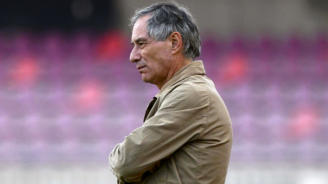 Ariel Holan elogió a Mauricio Isla tras el partido ante La Serena: Lo hizo bien en su posición