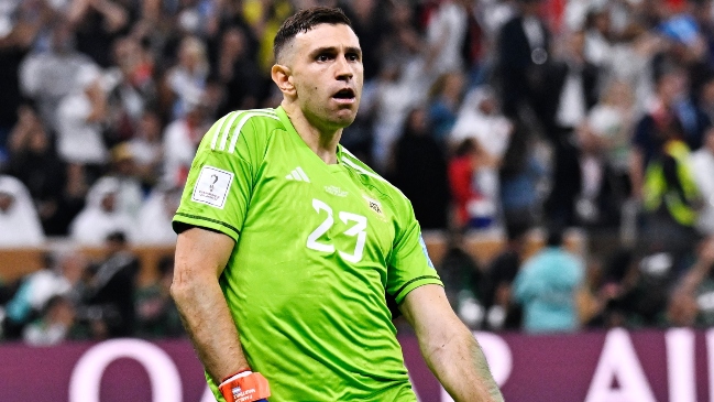 IFAB aprobó nueva regla en que los arqueros no pueden distraer a sus rivales en penales