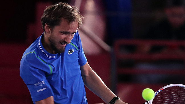 Medvedev rompió la resistencia de Carballés y avanzó en Miami