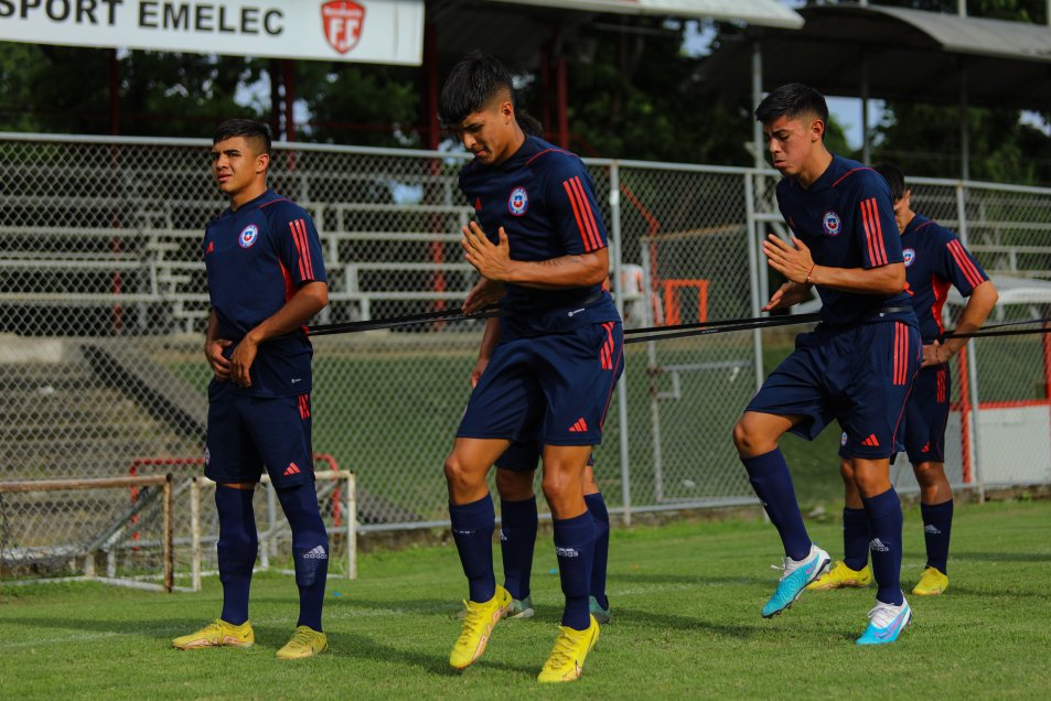La selección sub 17 realizó su primer trabajo en cancha en Guayaquil con miras al Sudamericano