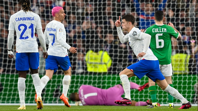 ¡Golazo! Pavard anotó con un cañonazo inatajable para el triunfo de Francia sobre Irlanda
