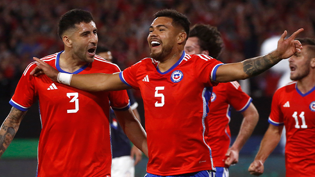 [VIDEO] Paulo Díaz abrió la cuenta para la Roja con certero frentazo ante Paraguay