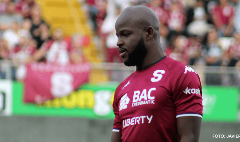 Técnico fue despedido por comentarios racistas contra un jugador