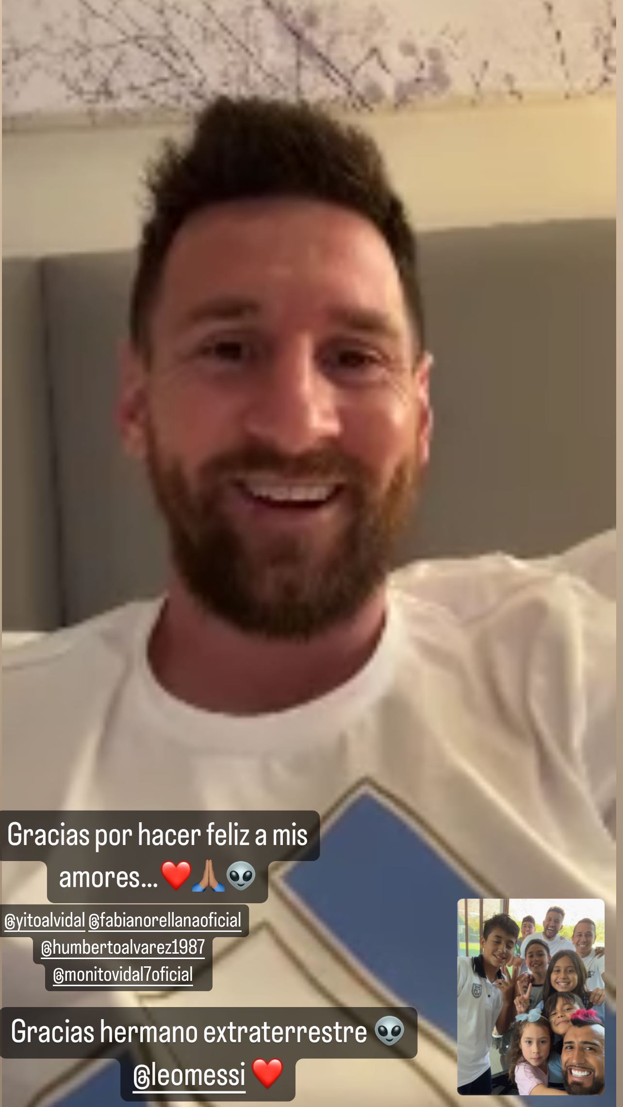 “Gracias, hermano extraterrestre”: Vidal sorprendió con videollamada junto a Messi