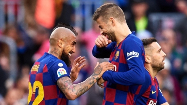“Esto lo decía Arturo Vidal”: Piqué reaccionó a “picante” chilenismo de Sergio Agüero