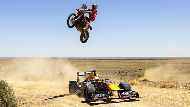 El piloto Daniel Ricciardo sorprendió con impactante prueba del icónico RB7